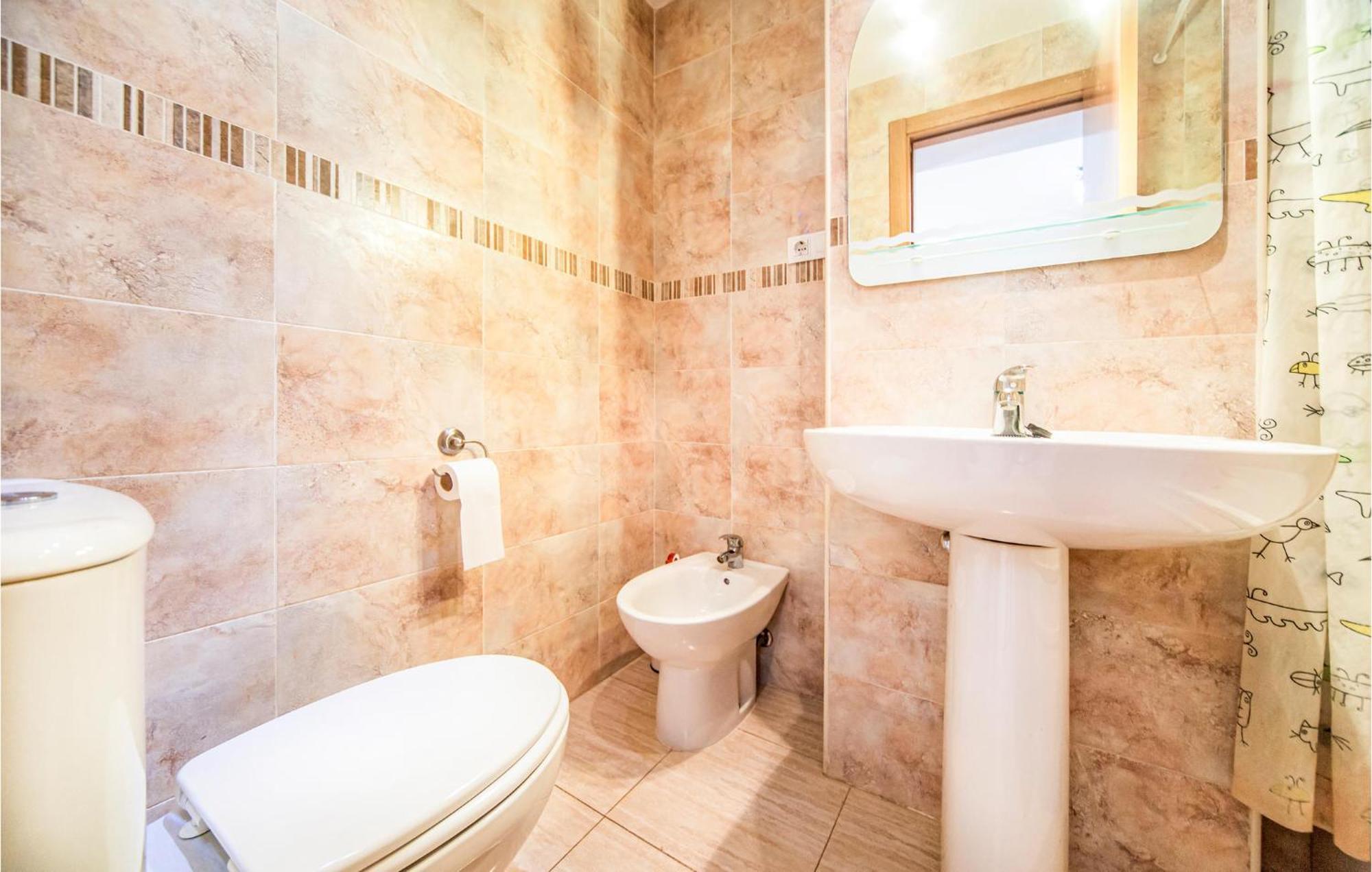 2 Bedroom Lovely Apartment In أوروبيسا ذيل مار المظهر الخارجي الصورة